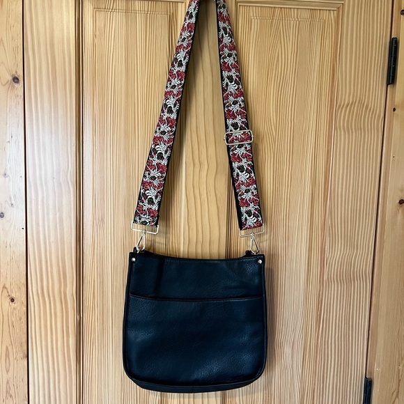 Cross body bag with guitar strap - vegan - Picture 2 of 12